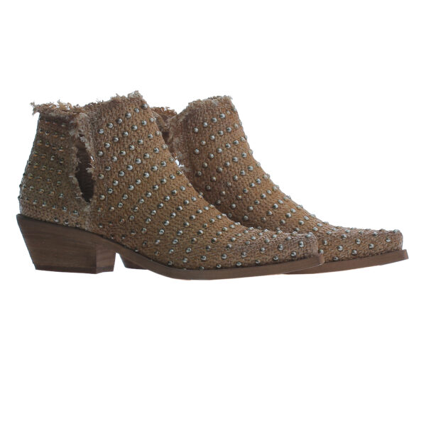 NEVIS 21 / camel
