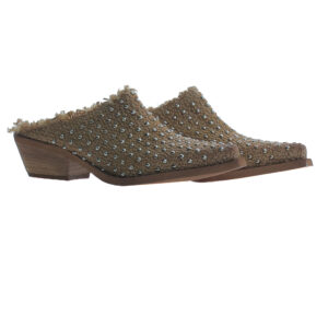 NEVIS 22 / camel